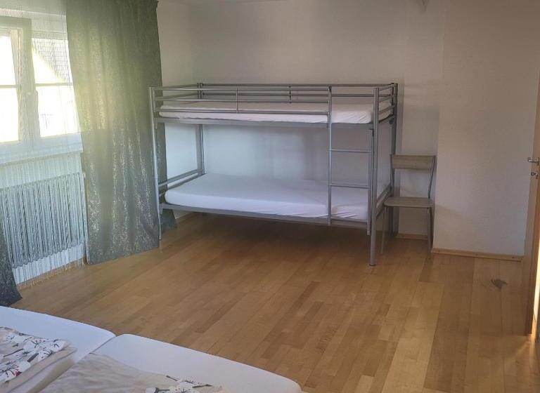 带1个卧室的带阳台的公寓, Gästehaus Metropolitan