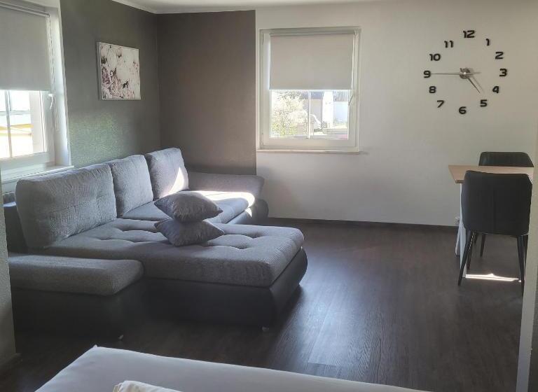 带1个卧室的带阳台的公寓, Gästehaus Metropolitan