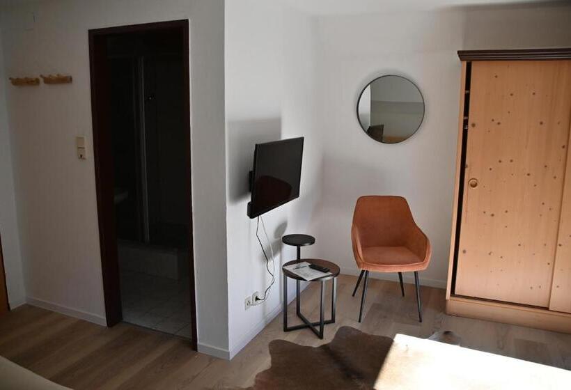 غرفة قياسية مزوَّدة بشُرفة, Pension Edlinger