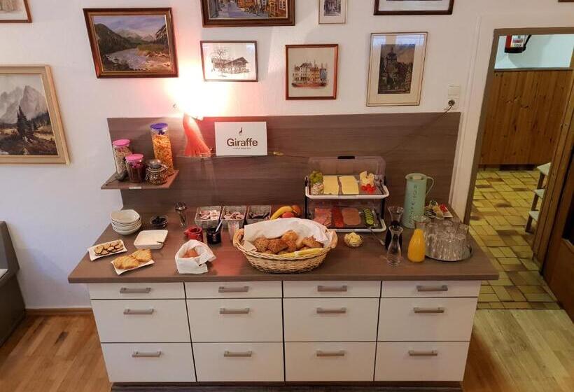 غرفة قياسية مزوَّدة بشُرفة, Pension Edlinger