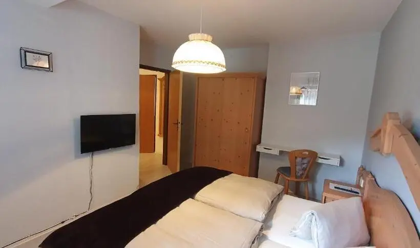 Camera Familiare, Pension Edlinger