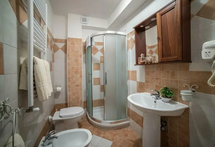 اتاق استاندارد با چشمانداز کوهستان, Albergo Ad Astra