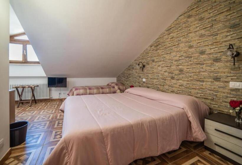اتاق خانوادگی, Albergo Ad Astra