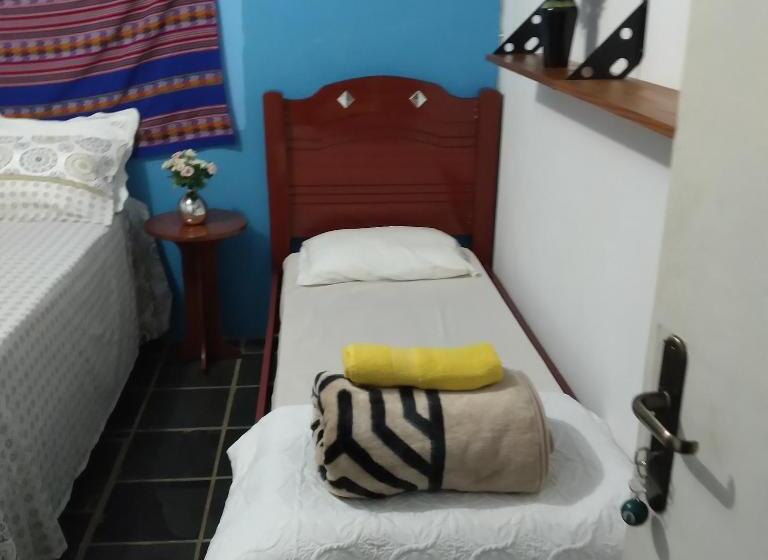 غرفة قياسية رباعية حمام مشترك, Hostel Yellow House Mg