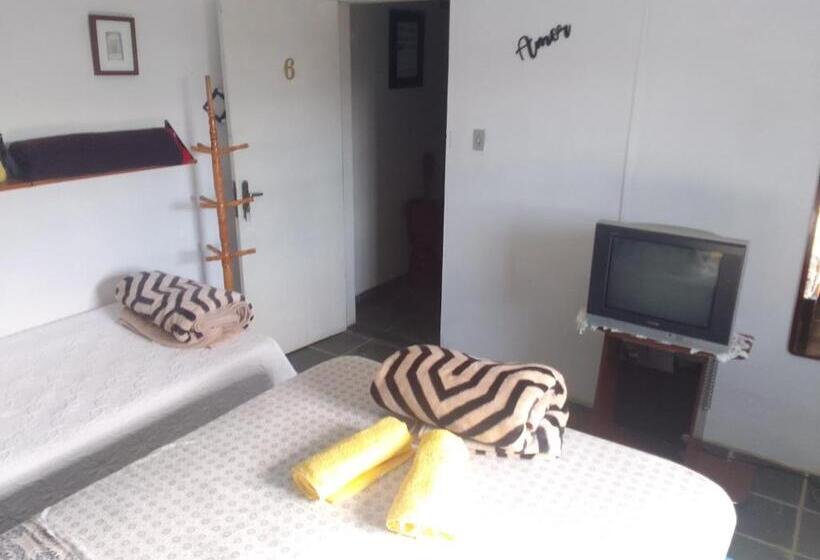 Номер Стандарт Четырехместный Совместный Санузел, Hostel Yellow House Mg