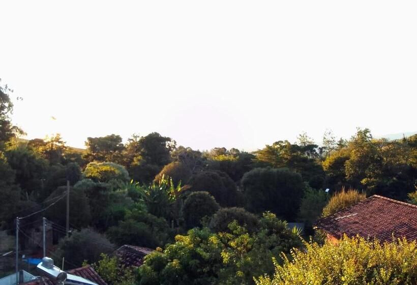 منزل غرفة نوم واحدة, Hostel Yellow House Mg