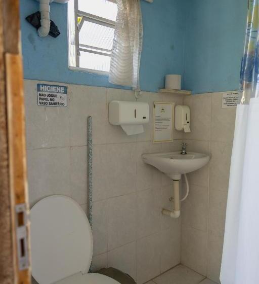 سرير فى غرفة مشتركه, Hostel Yellow House Mg