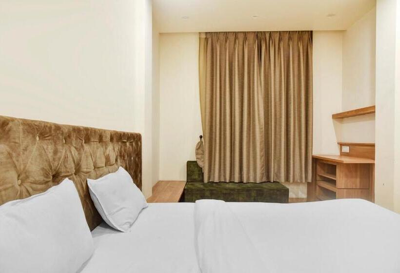 غرفة ديلوكس ثلاثية, Fabhotel Om Palace