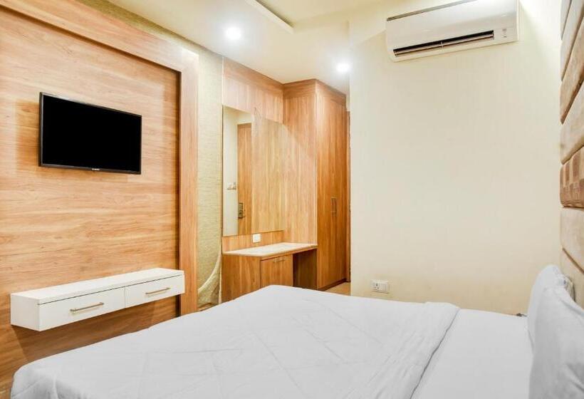 غرفة ديلوكس ثلاثية, Fabhotel Om Palace