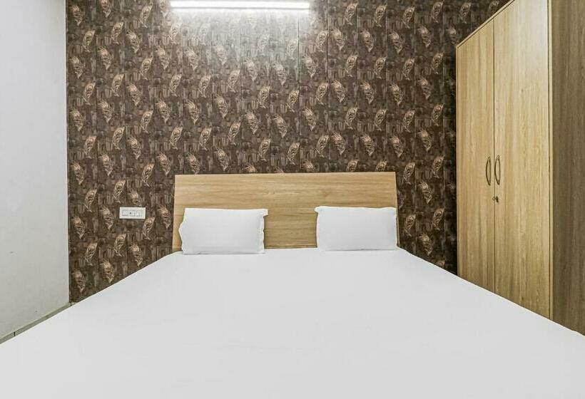 اتاق کلاسیک سه تخته, Oyo 82616 Prime Property