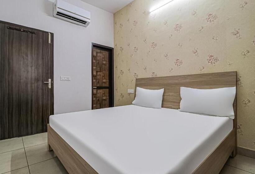 اتاق کلاسیک سه تخته, Oyo 82616 Prime Property