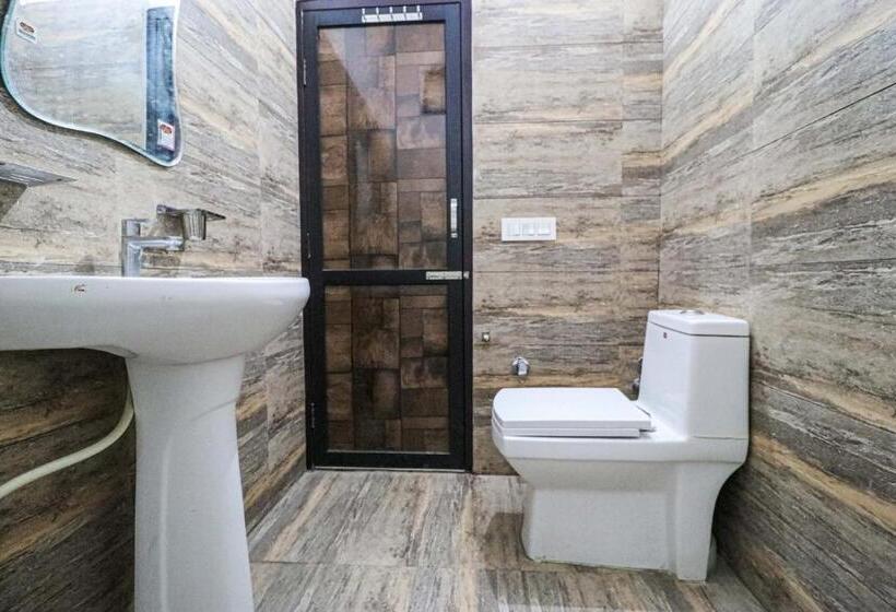 اتاق کلاسیک سه تخته, Oyo 82616 Prime Property