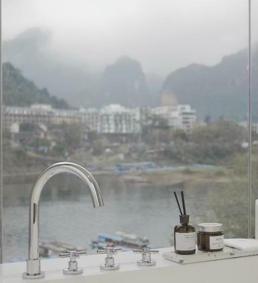 Manzaralı Standart Oda, Ruoli Yangshuo