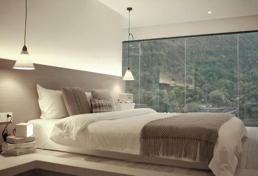 Manzaralı Standart Oda, Ruoli Yangshuo