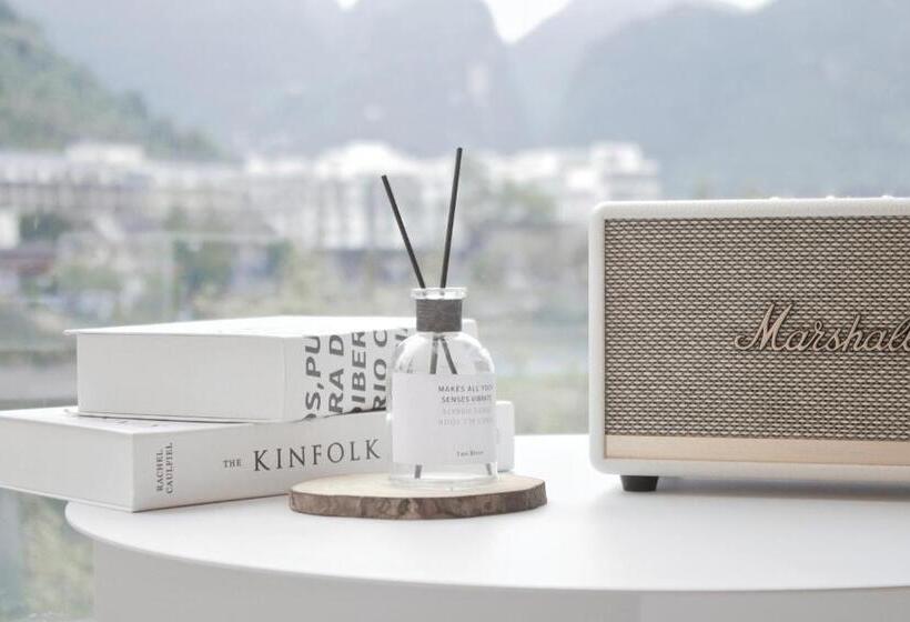 Nehir Manzaralı Standart Oda, Ruoli Yangshuo