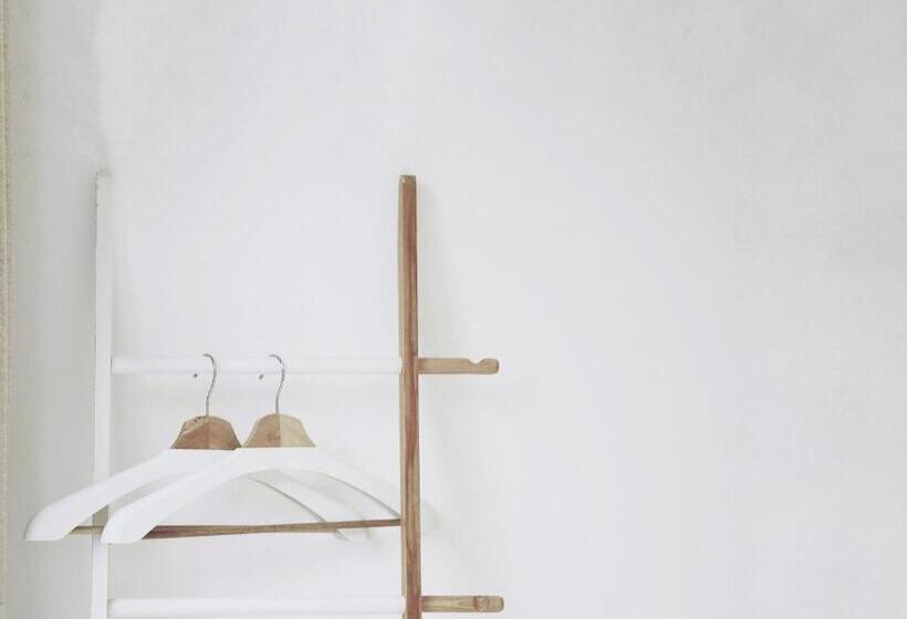 Dağ Manzaralı Standart Oda, Ruoli Yangshuo