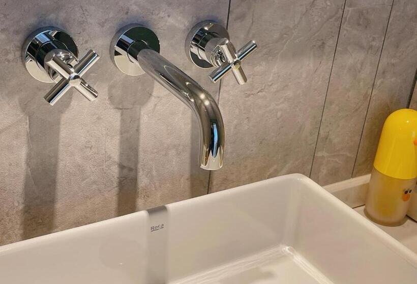 Aile Süiti, Ruoli Yangshuo