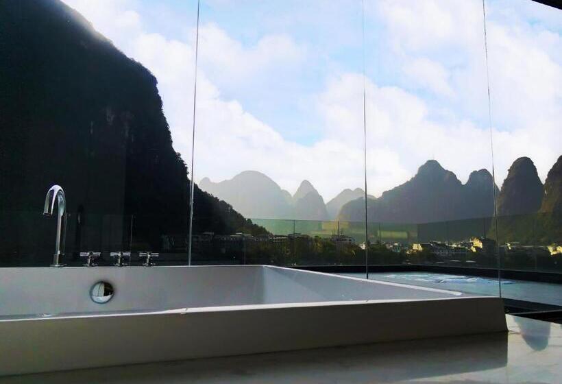 Dubleks Süit, Ruoli Yangshuo