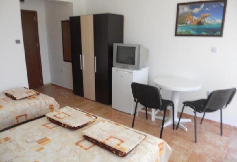 스탠다드 트리플 룸, Aхтополис   подсигурено безплатно паркиране