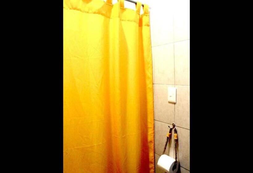 חדר סטנדרט, Room In Guest Room Private Room With King Size Bed