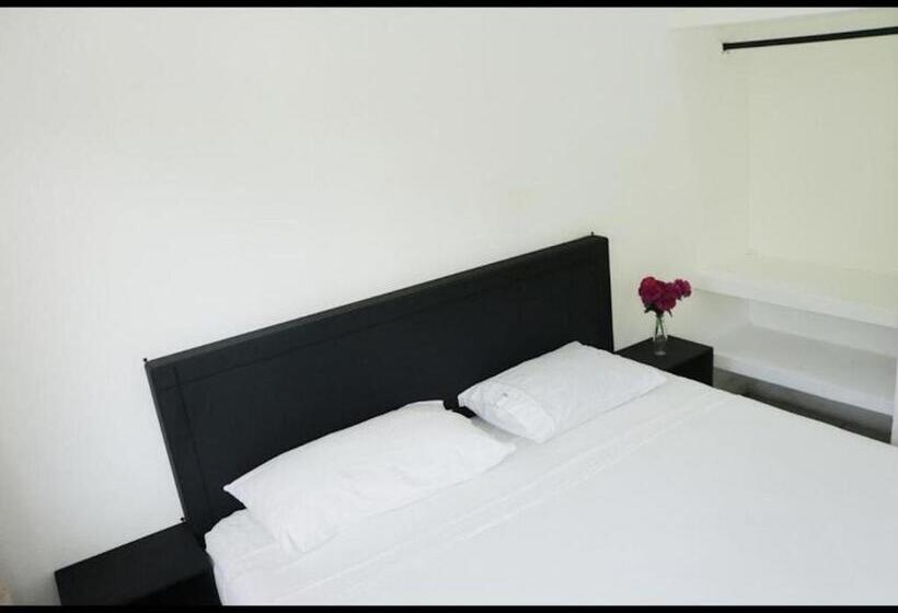 スタンダードルーム, Room In Guest Room   Private Room With King Size Bed