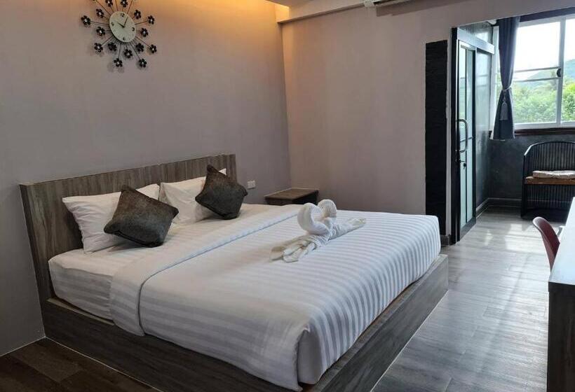 Quarto Standard Cama King, 88 ลิฟวิ่ง โฮเทล ปากช่อง