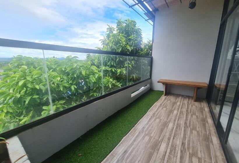 Quarto Familiar, 88 ลิฟวิ่ง โฮเทล ปากช่อง