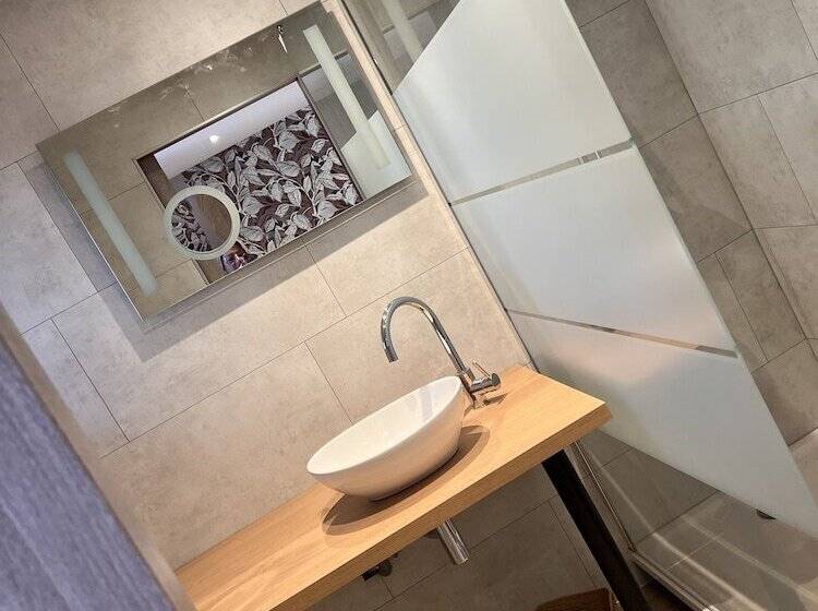 Номер Стандарт, Logis Hôtel De France