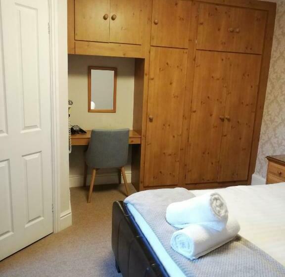 חדר סטנדרט, Newton House