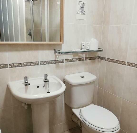 חדר סופריור, Newton House