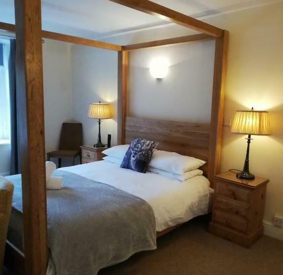 חדר סופריור, Newton House