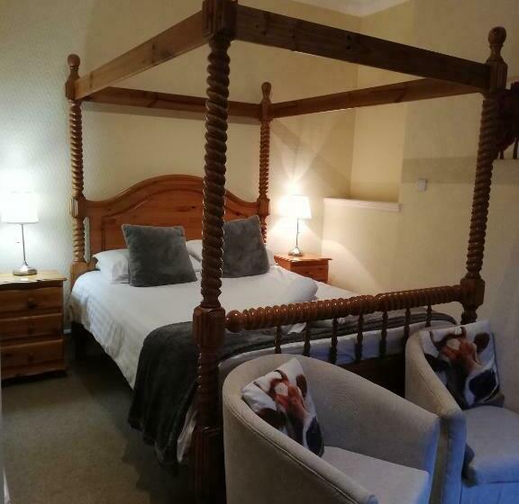 חדר סופריור, Newton House