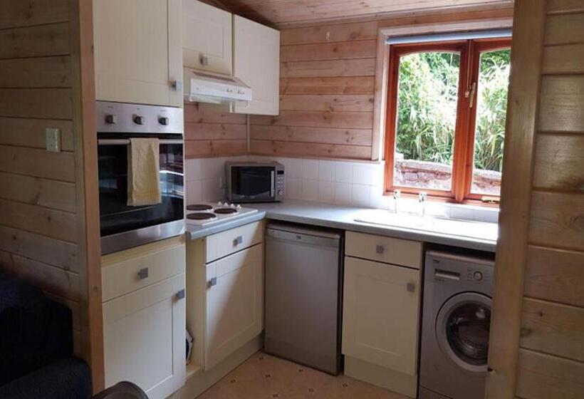 בית, 3 חדרי שינה, Newton House