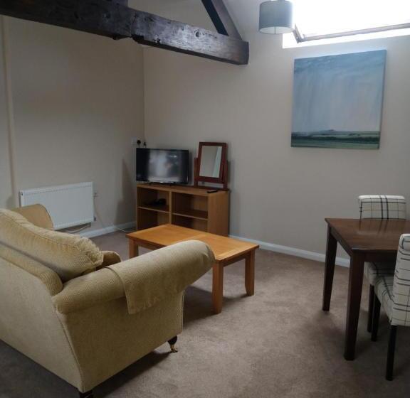 חדר סטנדרט, Newton House