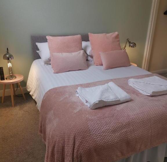 חדר סטנדרט, Newton House