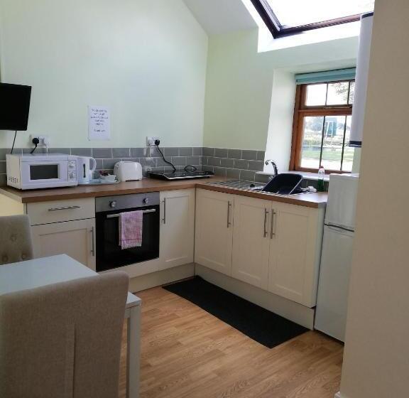 חדר סטנדרט, Newton House