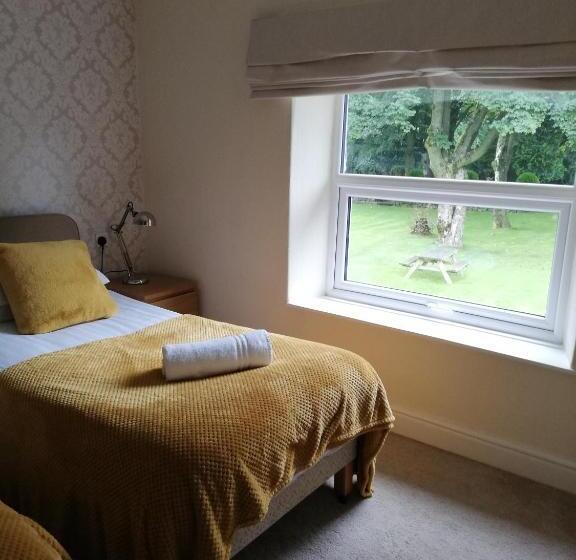 חדר סטנדרט, Newton House