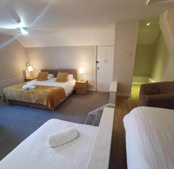 חדר משפחתי נוף לגינה, Newton House