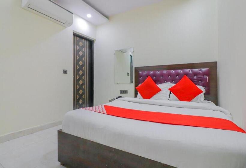 Трехместный Номер Классика, Oyo 81563  M G H