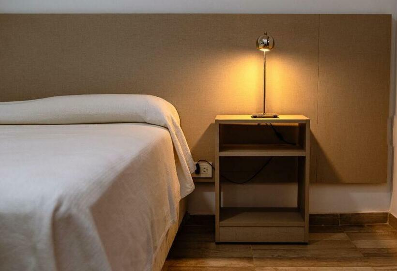 StandaardKamer, Tajy Iguazu