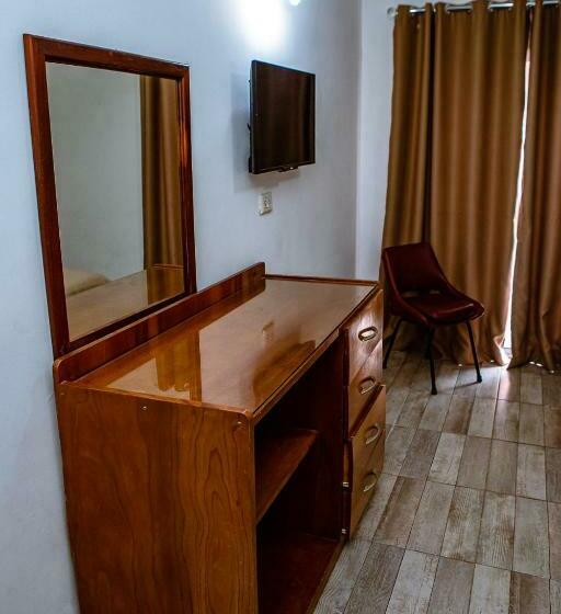 غرفة قياسية, Tajy Iguazu