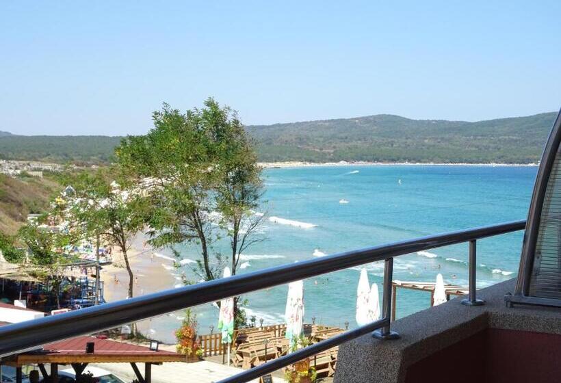Triple Room Sea View, Dobrevi Guest House