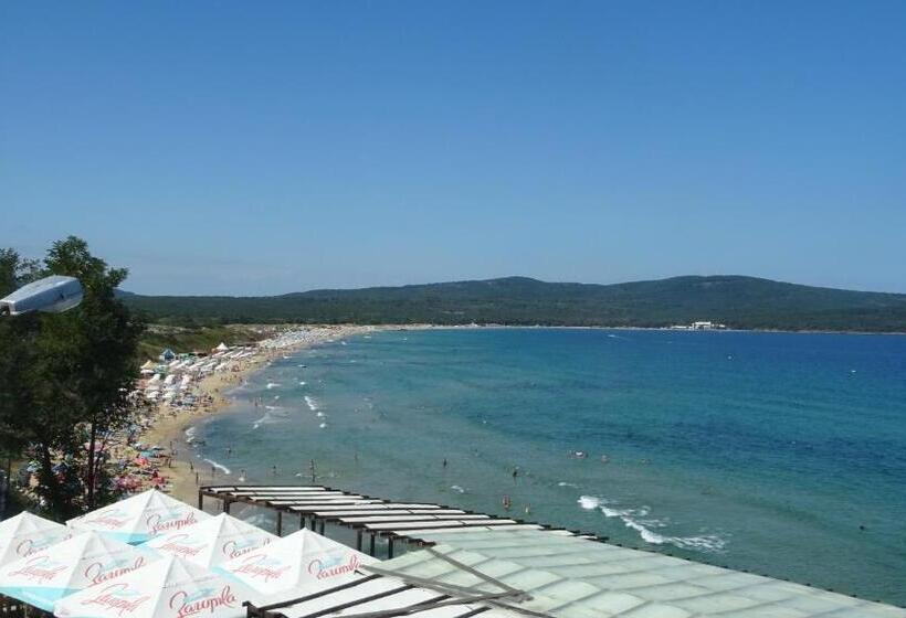 חדר סופריור לשלושה עם נוף לים, Dobrevi Guest House