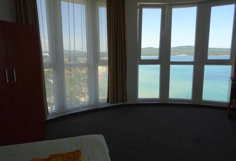 חדר סטנדרט לשלושה, Dobrevi Guest House