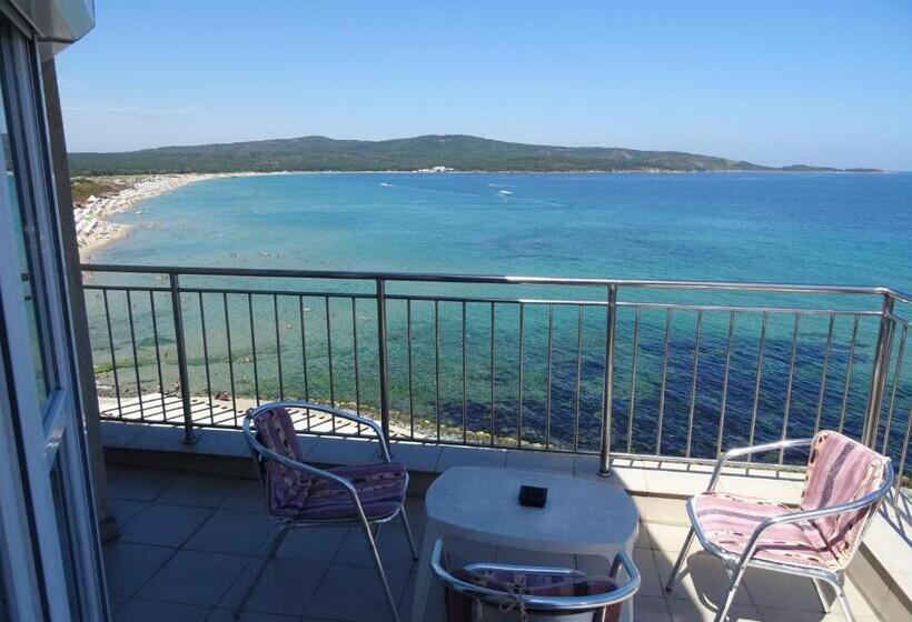 חדר סטנדרט לשלושה, Dobrevi Guest House