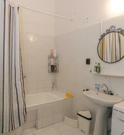 חדר סטנדרד יחיד חדר אמבטיה משותף, Wesselényi Rooms Near Gozsdu Udvar