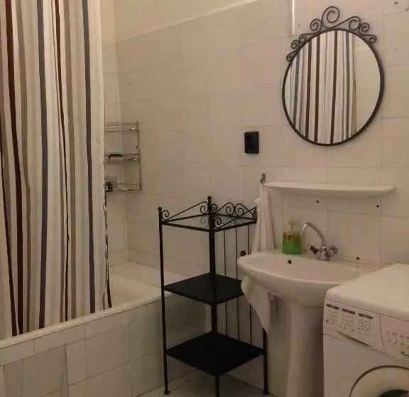 اتاق استاندارد یک تخته با سرویس بهداشتی مشترک, Wesselényi Rooms Near Gozsdu Udvar