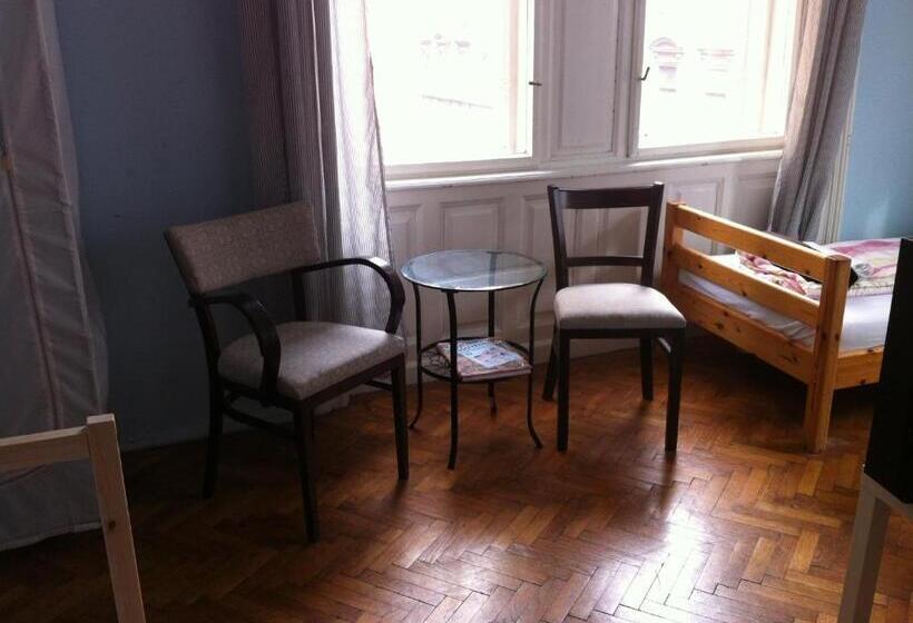 חדר סטנדרטי לארבעה עם חדר אמבטיה משותף, Wesselényi Rooms Near Gozsdu Udvar