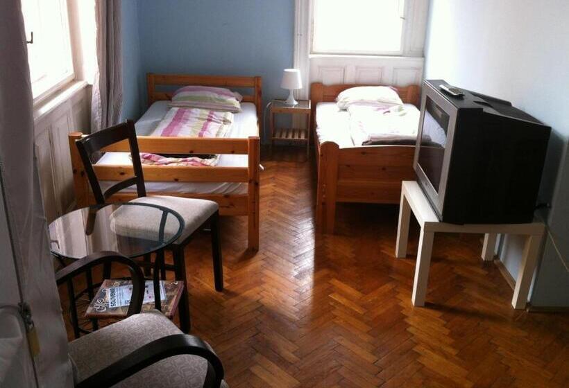 חדר סטנדרטי לארבעה עם חדר אמבטיה משותף, Wesselényi Rooms Near Gozsdu Udvar