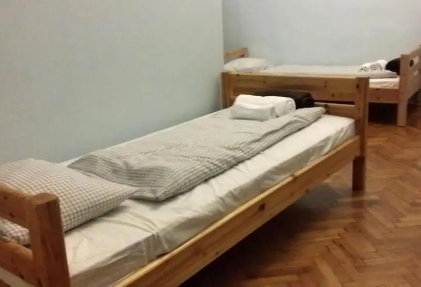 اتاق استاندارد چهارنفره با سرویس بهداشتی مشترک, Wesselényi Rooms Near Gozsdu Udvar